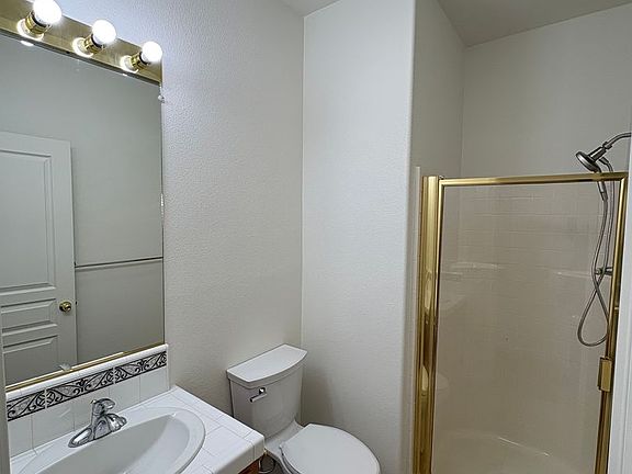 3rd image of 5928 W Whitley Ave