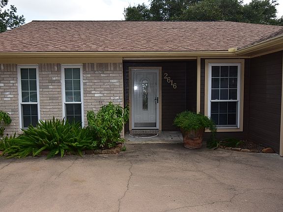 4th image of 2616 Golden Ave