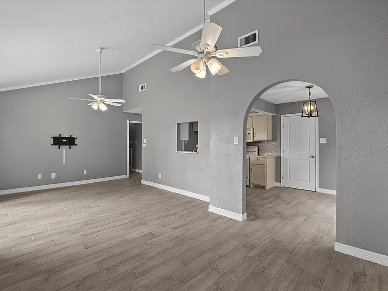 11731 Flushing Meadows Dr — Photo 13