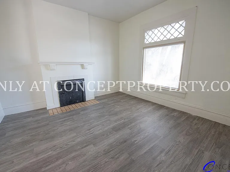 5000 S Jones Ct — Photo 2