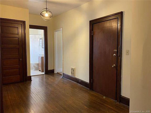 2nd image of 544 Whitney Ave APT 4