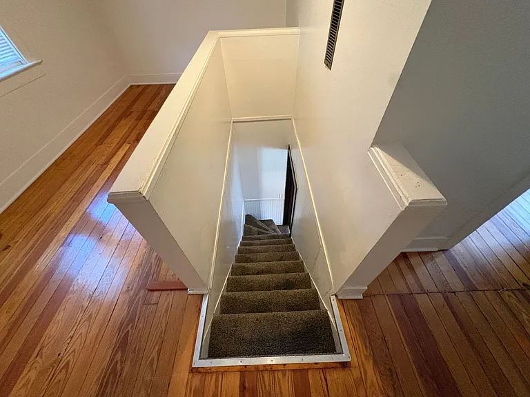 2209 Hawthorne Ave — Photo 23