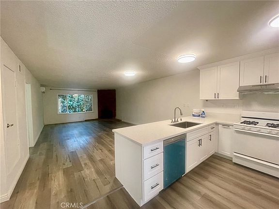 4th image of 2251 Fullerton Rd