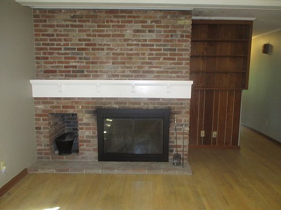 2nd image of 2 Shady Ln
