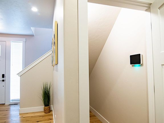 5th image of 11236 White Riv