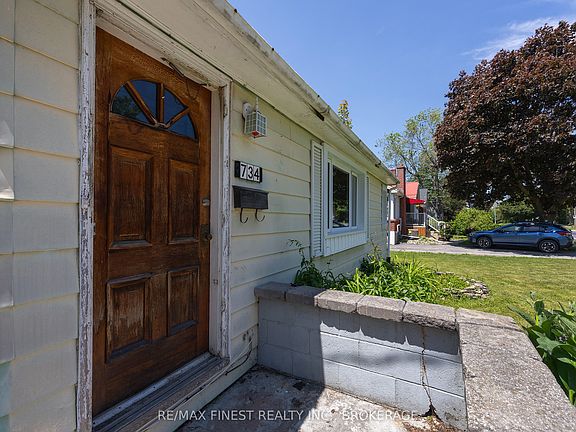 4th image of 734 Portsmouth Ave