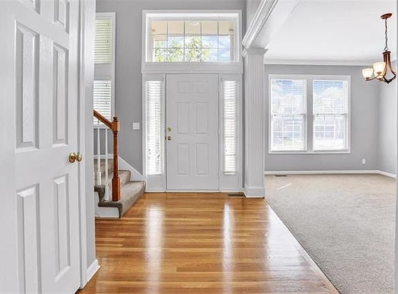 3rd image of 6716 Meadowlark Ln