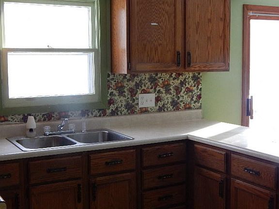 5th image of 801 Shelly Dr