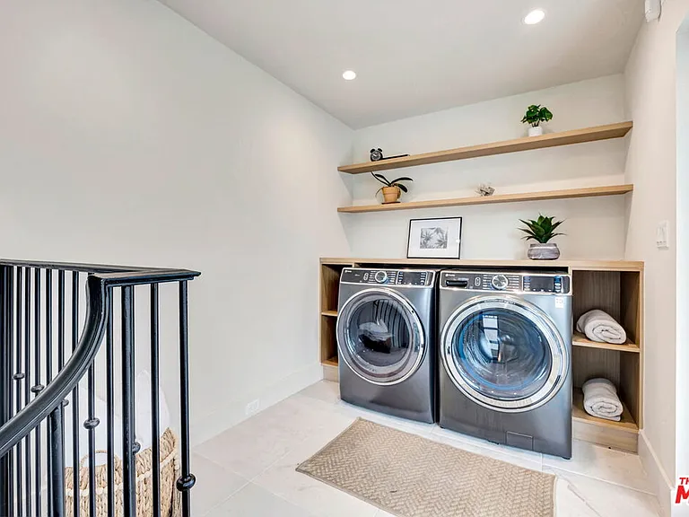 652 Huntley Dr #102 — Photo 36