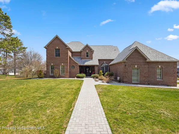 1 Stonehill Dr, Old Forge, PA 18518