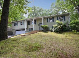 21 White Oak Rd, Ansonia, CT 06401