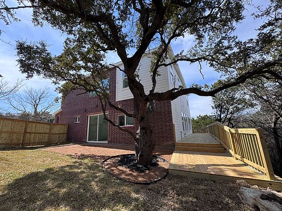 3rd image of 1319 Cadley Ct