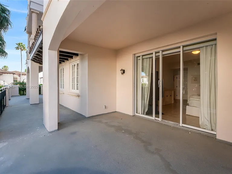 19112 Fisher Island Dr #19112 — Photo 9