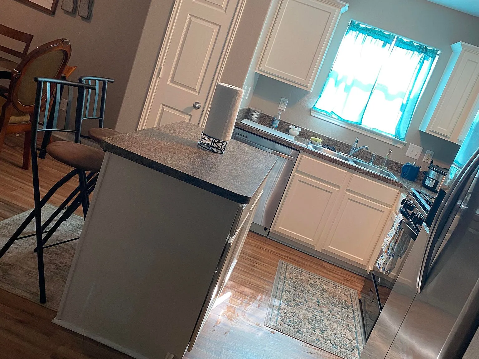 4 bed, 1639 sqft, $4,000 — Photo 2