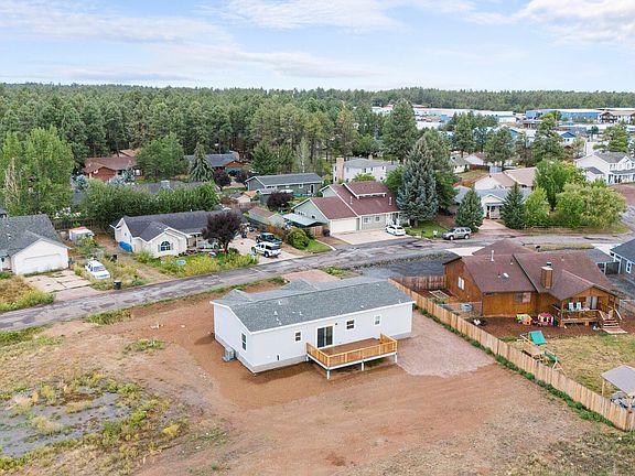 4th image of 5350 Lake Dr