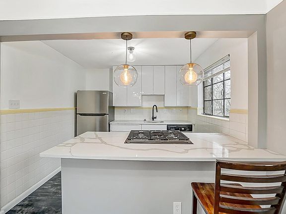 3rd image of 6005 Dryden Ave APT 3