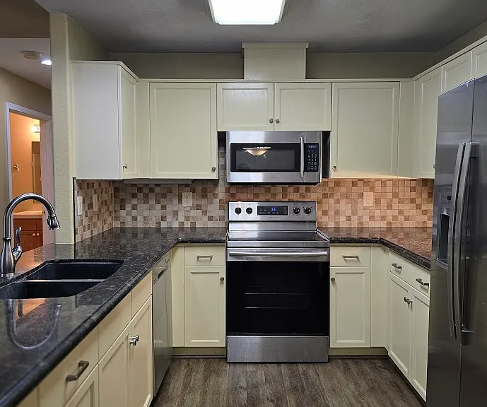 8836 N Del Mar Ave — Photo 6
