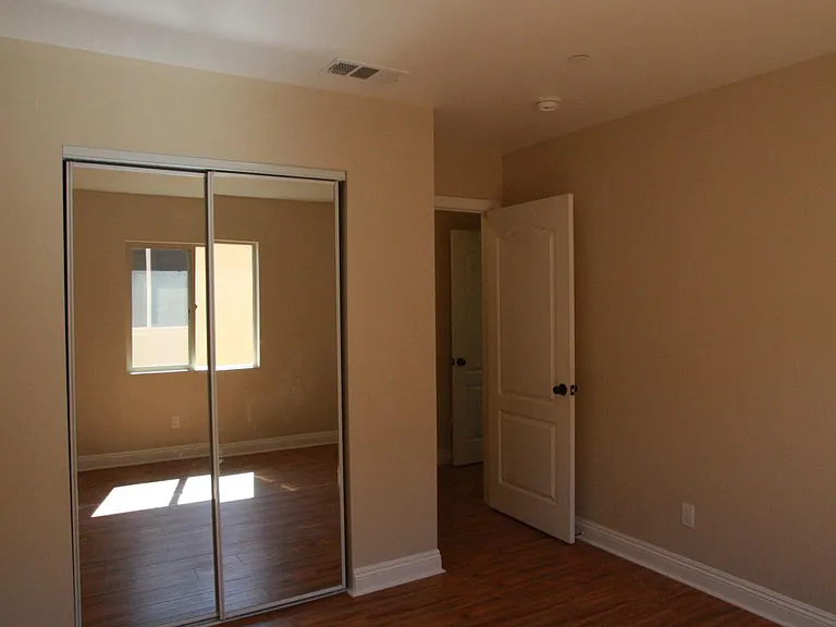 4705 W Pickford St — Photo 6