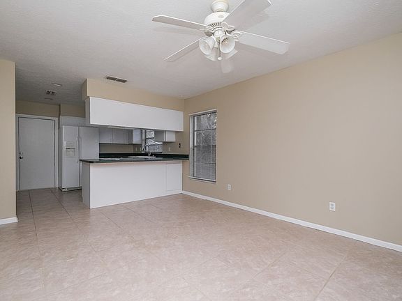 4th image of 623 Shady Nook Dr