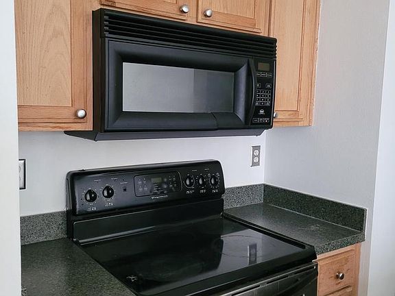 3rd image of 1601 Spring Garden St APT 402