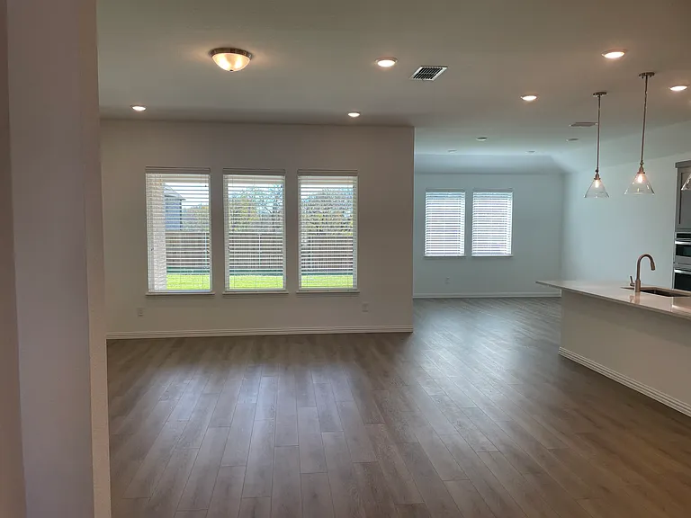 4014 Saltgrass St — Photo 2