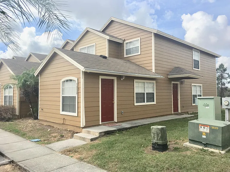 1232-5 Washington Palm Loop — Photo 1