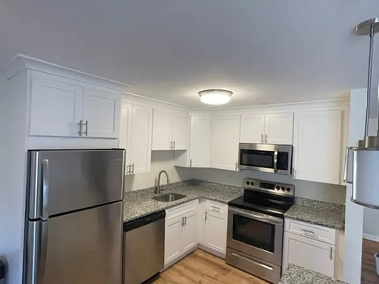 115 S Main St — Photo 14