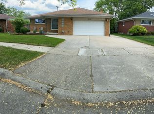 11021 Racine Rd, Warren, MI 48093