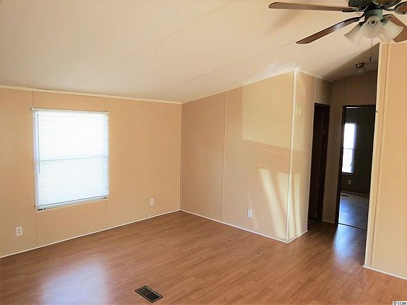 5th image of 8652 Laurel Woods Dr