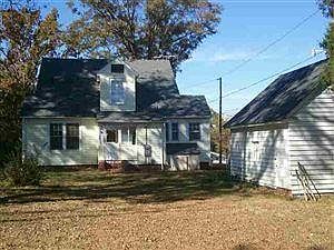 2nd image of 104 Pinckney St