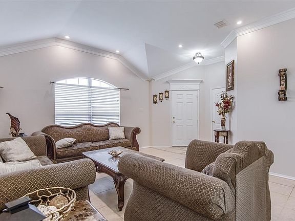 4th image of 6725 Waterlilly Dr