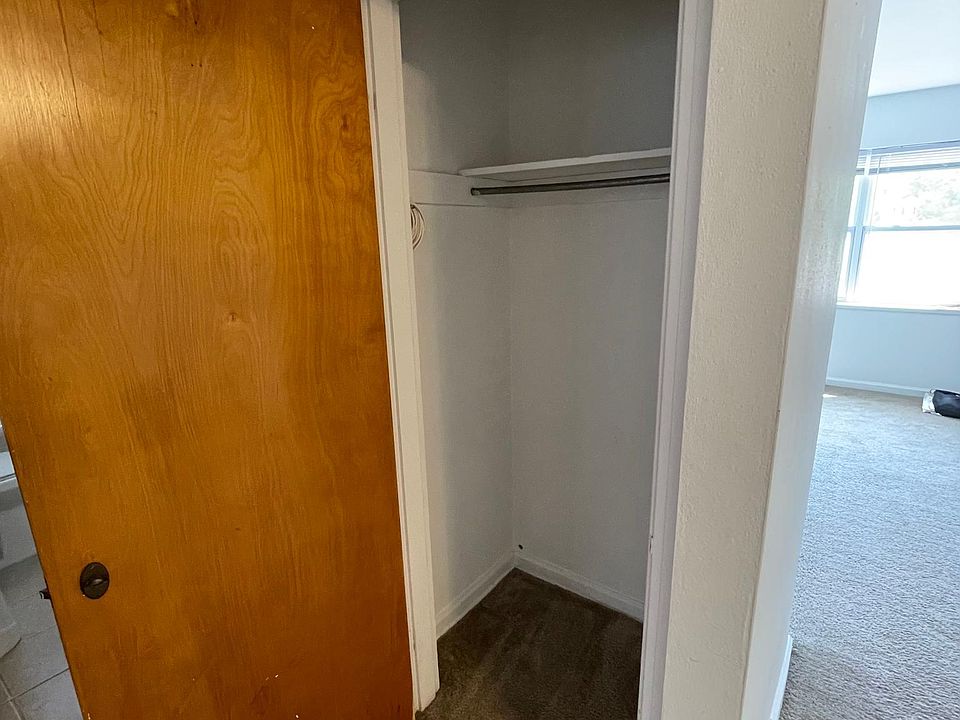 1st image of 355 Orchard Dr