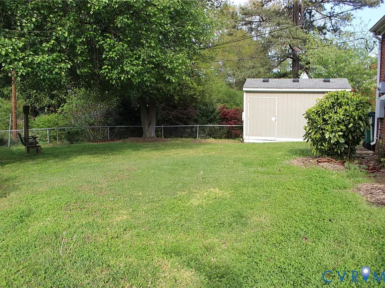 2300 Farrand St — Photo 22
