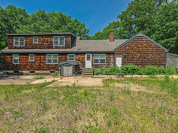 3rd image of 7 Squamscott Road