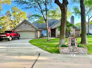 13 Woodcrest, Ponca City, OK 74604
