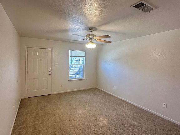 5th image of 4203 Primrose Dr #B