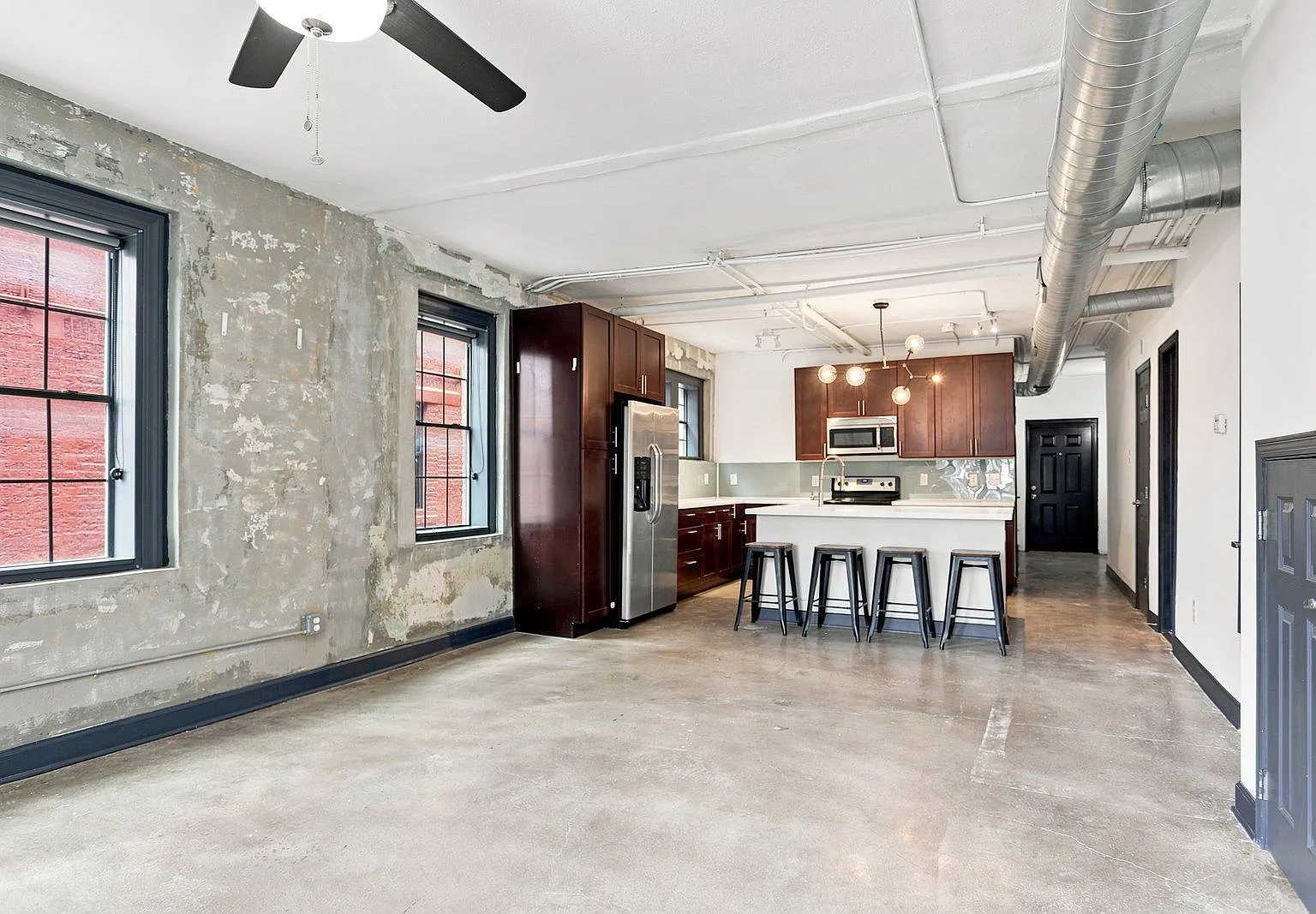2 bed, 1.0 bath, 1000 sqft, $1,245 — Photo 2