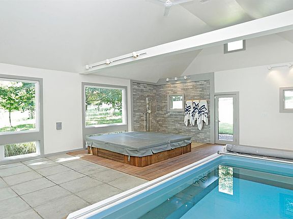 2nd image of 3800 Saddle Creek Ln