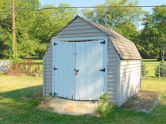4th image of 1505 Isaac McCoy Dr