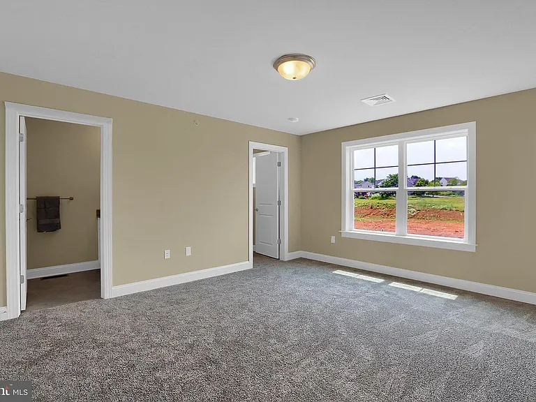554 Joseph Ct — Photo 11