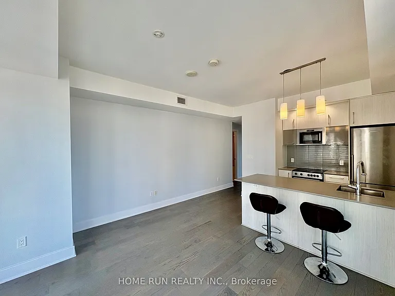 255 Bay St #3 — Photo 19