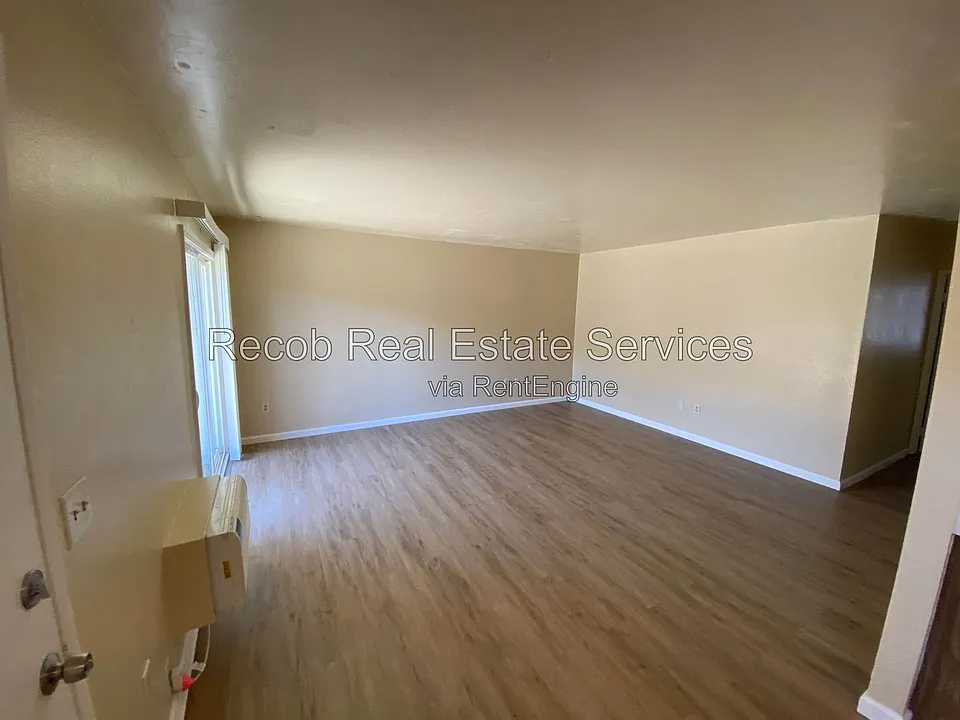 716 Broadway #23