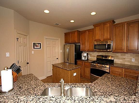 5th image of 224 Milan St