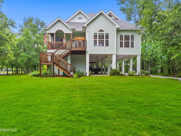 10077 Cain Rd, Bay Saint Louis, MS 39520