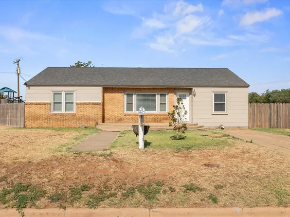 711 S C St, Brownfield, TX 79316