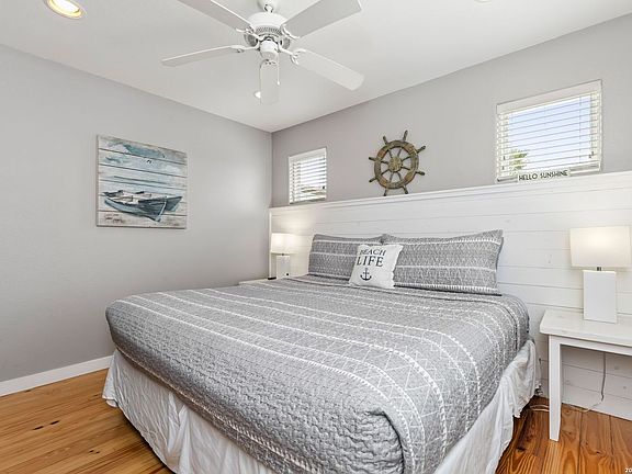 2nd image of 301 E Avenue C #301