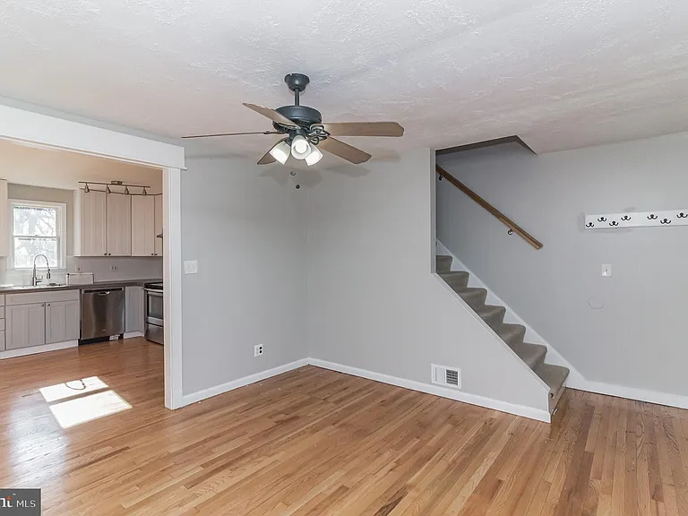 25 Birch Ave — Photo 7