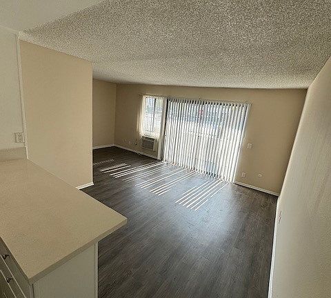 5th image of 15403 Sherman Way #S