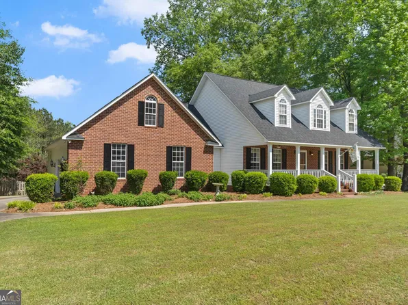 406 Twin Lakes Dr, Gray, GA 31032