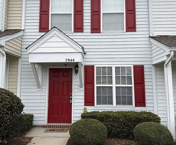 7944 Averette Field Dr — Photo 1